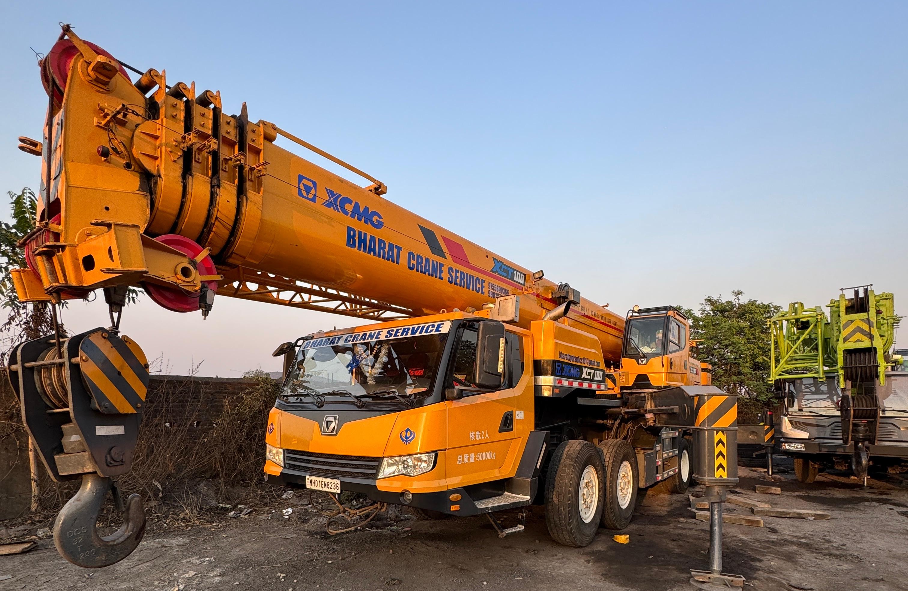 XCMG 100T Crane
